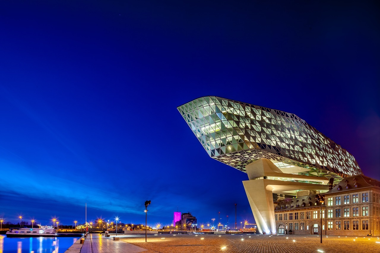 How to get from Charleroi Airport to Antwerp 